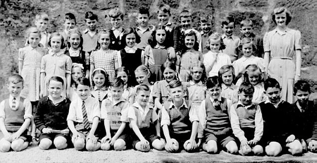 Primary School pupils about 1944-45